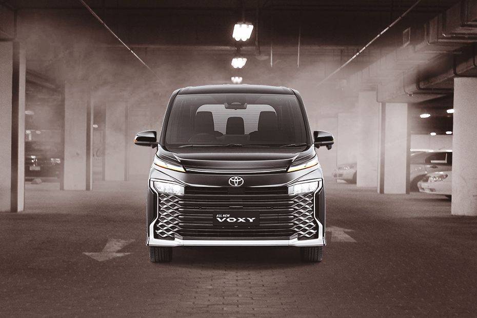 Tampak Depan Toyota Voxy Tampak Depan Toyota Voxy