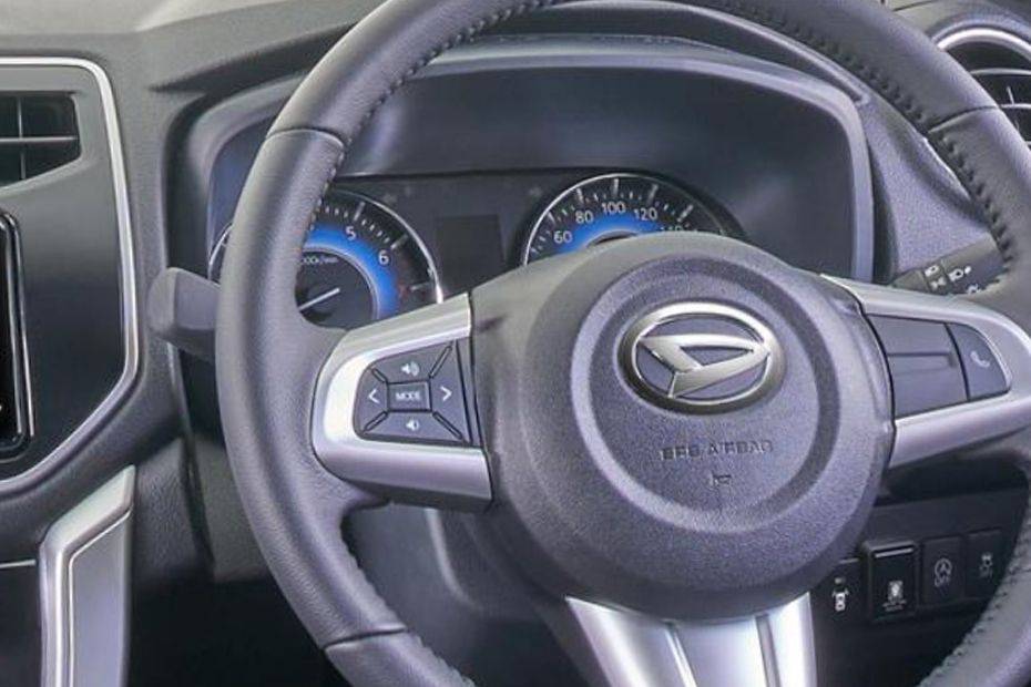 Tombol start-stop mesin Daihatsu Fronte Tombol start-stop mesin Daihatsu Fronte